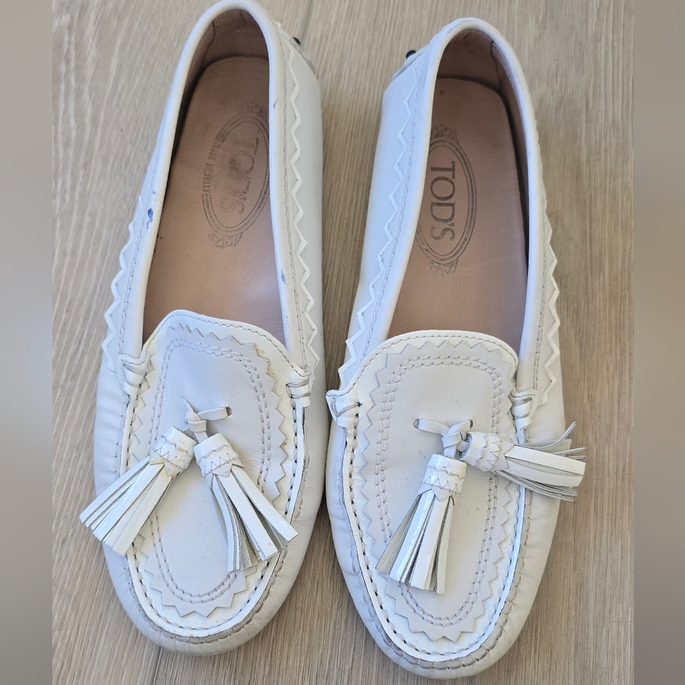 Tod's White Leather Tassel Loafers - EU Size 39.5 / US 8.5